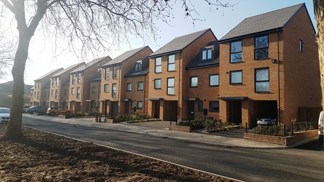Arkwright walk side